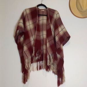 HOLLISTER- plaid poncho